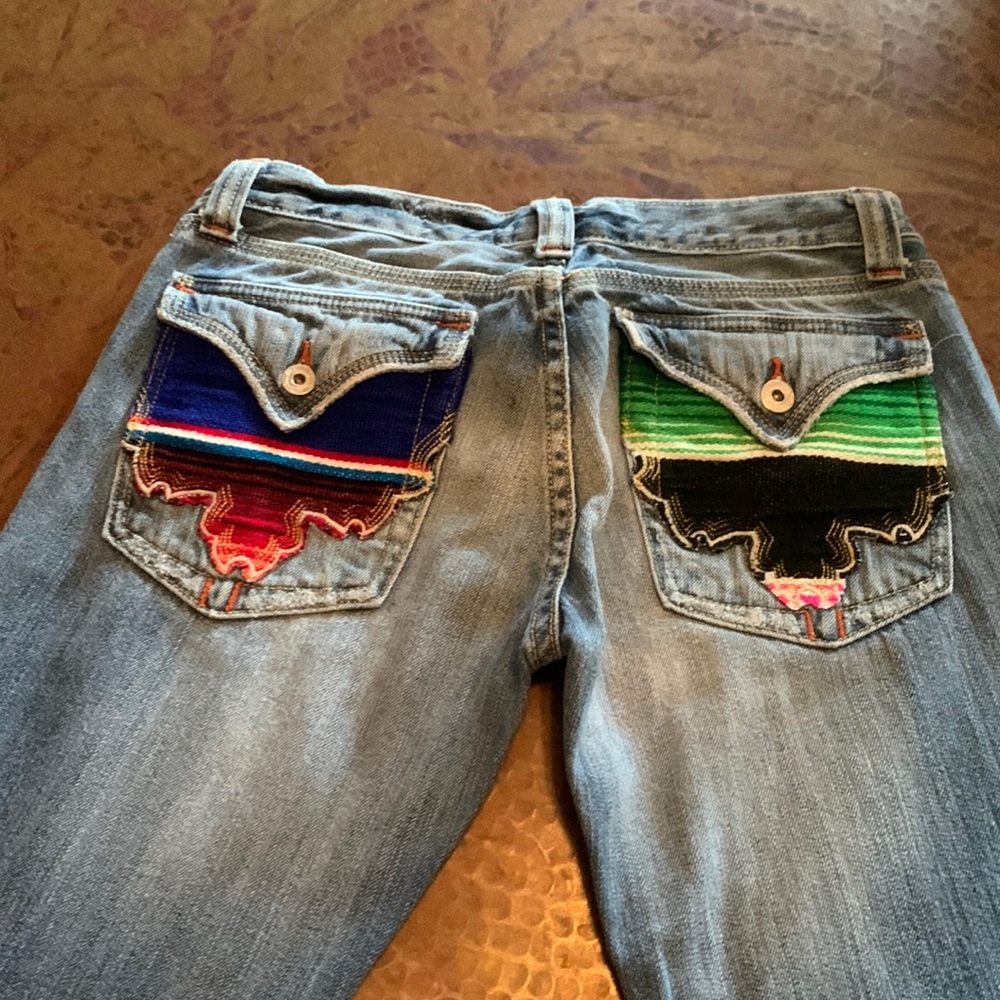 GUC Vintage Miss Me jeans with awesome back pockets.  Size 28